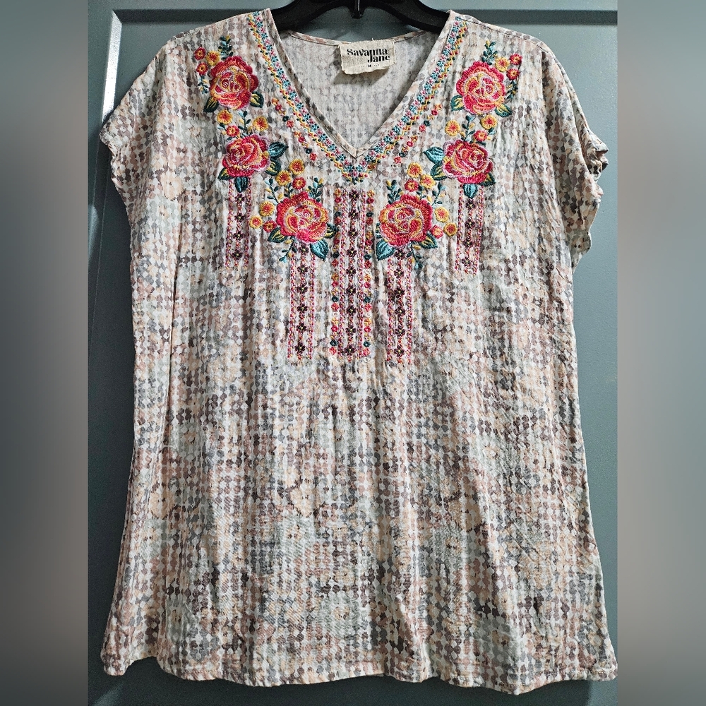 Savanna Jane embroidered medium top